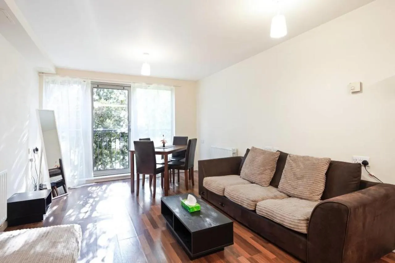Bright & Immense 2 Bdr Flat Near Excel Center Apartment London United Kingdom